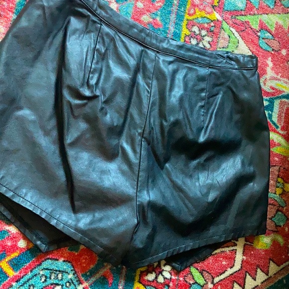 Shorts - Picture 2 of 2